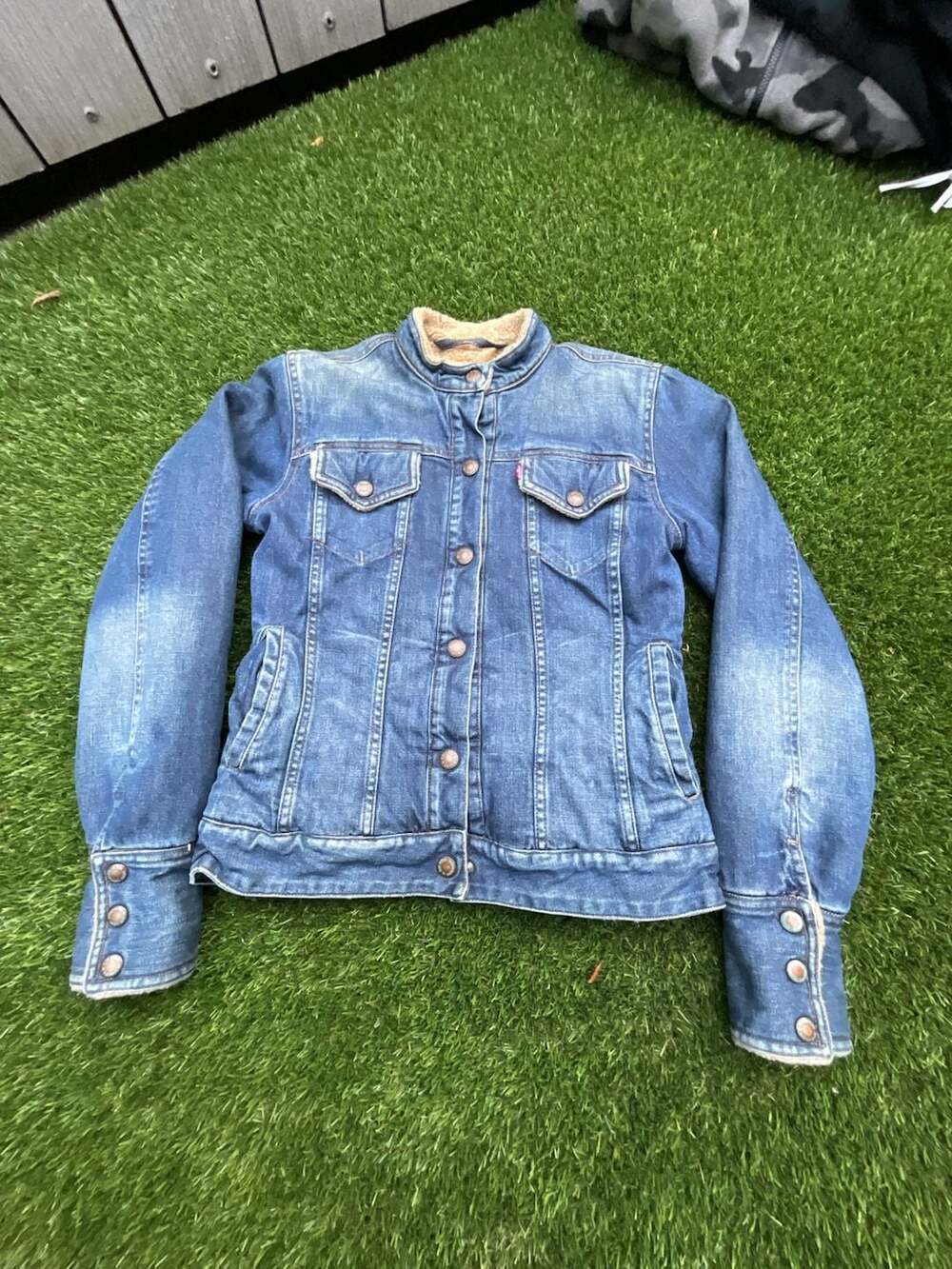 Vintage Levi's Women's Sherpa-Lined Denim Jacket with Mandarin Collar